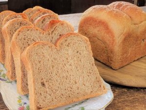 全粒粉１００％のパン・ド・ミの写真