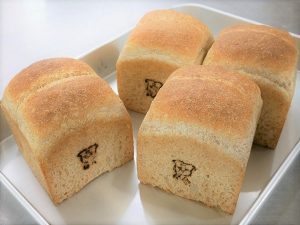 全粒粉４０％のパン・ド・ミの写真